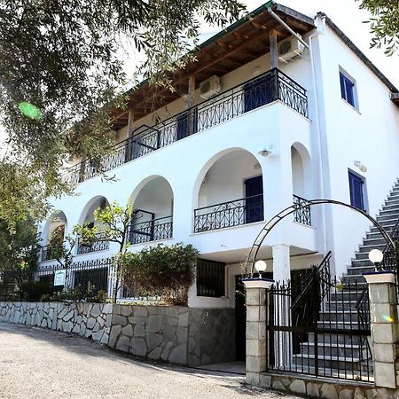 Athina Apartments Kato Korakiana Luaran gambar