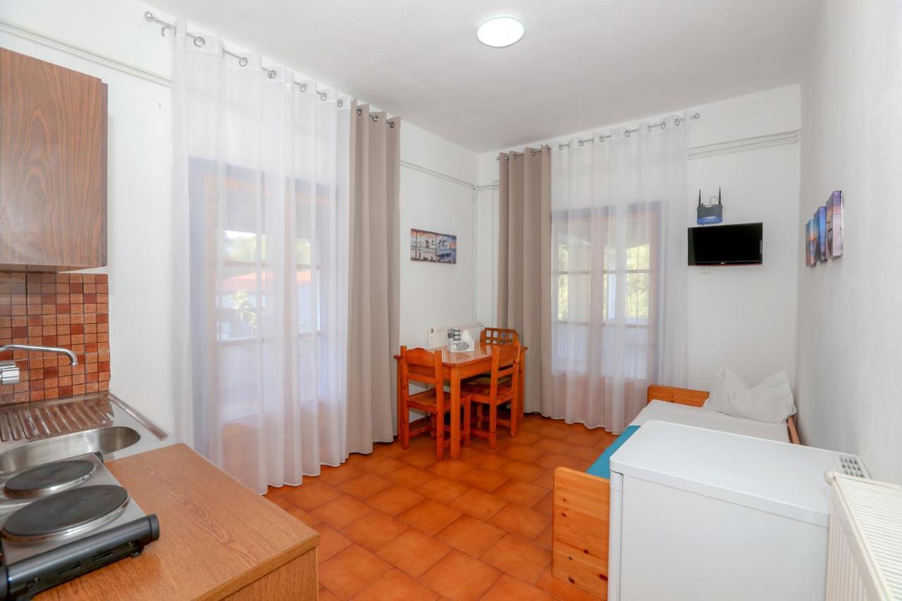 Athina Apartments Kato Korakiana Luaran gambar