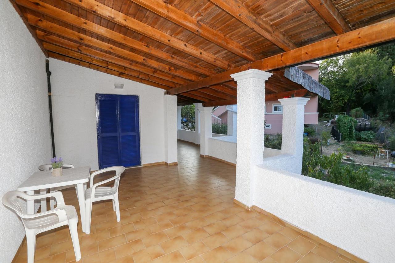 Athina Apartments Kato Korakiana Luaran gambar